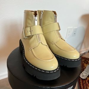 Aquatalia Boots 💛👢